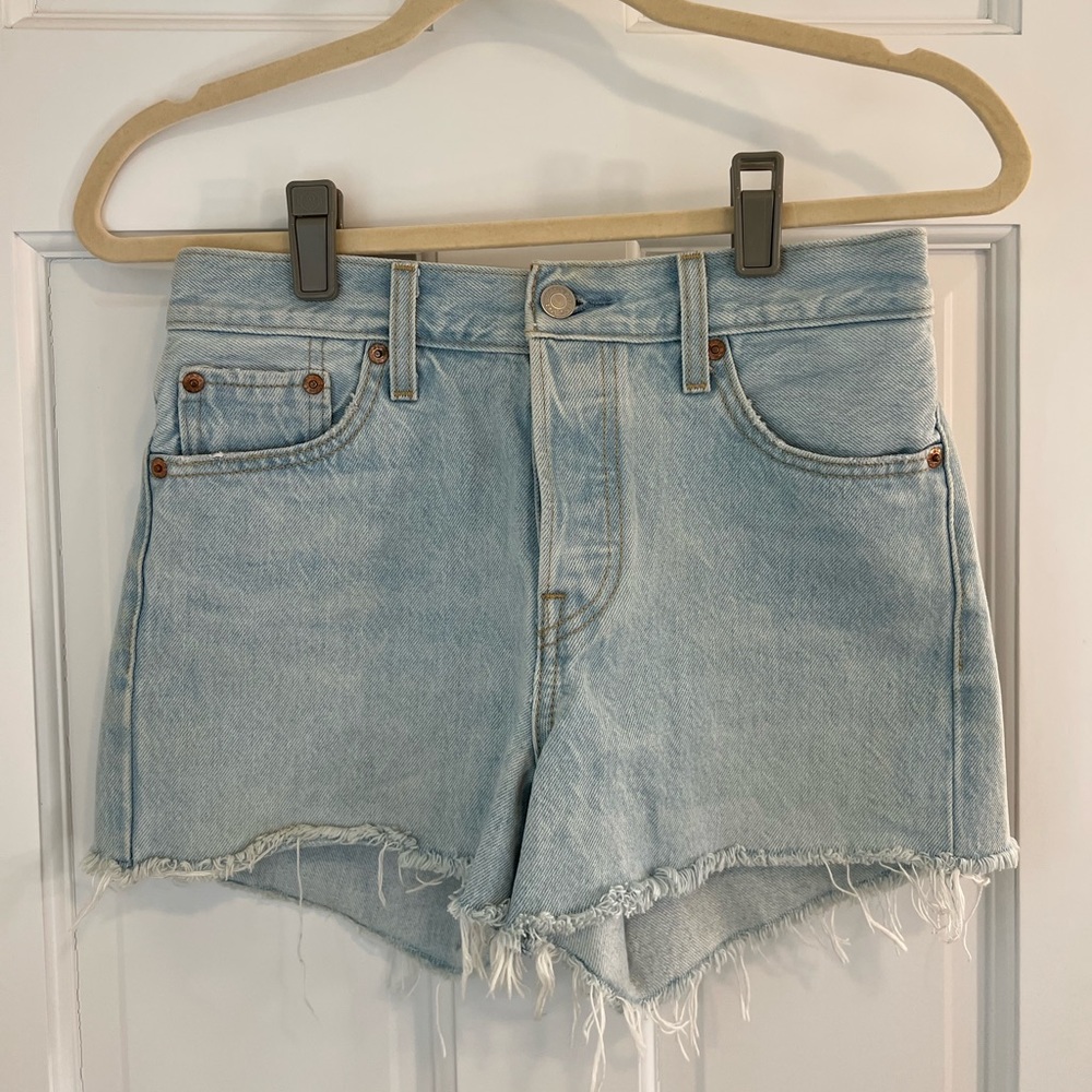 Levi Wedgi Jean shorts